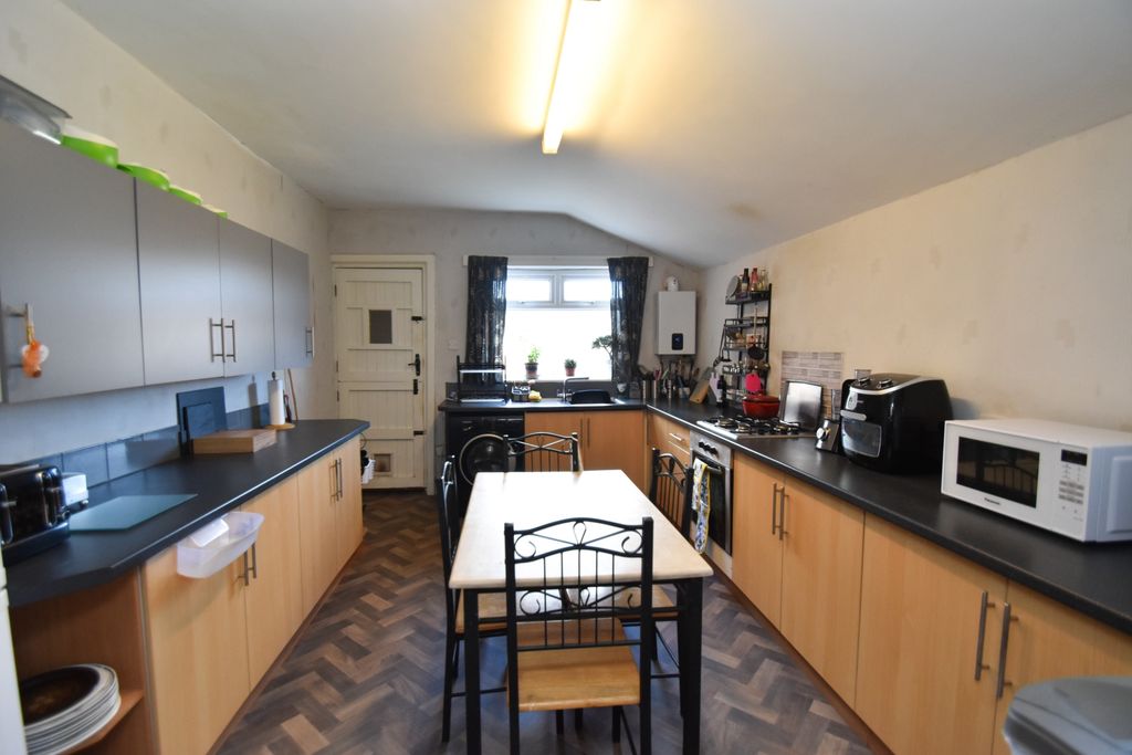 Additional image 3 of 4 bed flat for saleLumley Road, Skegness PE25