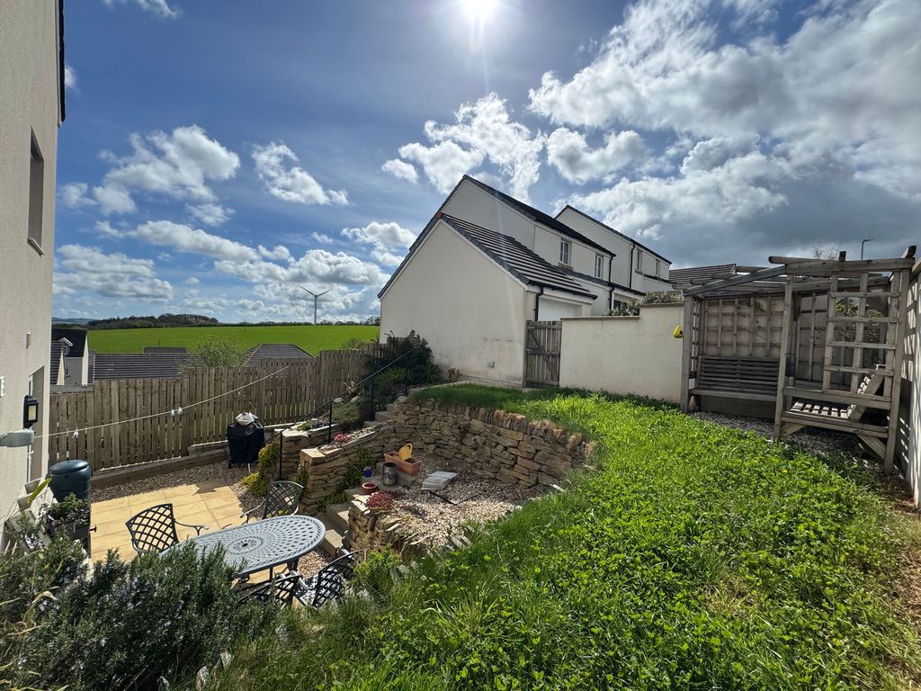 4 bed detached house for saleChestnut Drive, Launceston PL15 photo 2