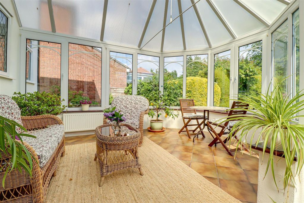 Additional image 18 of 5 bed detached house for saleWoodside, Leigh-On-Sea SS9