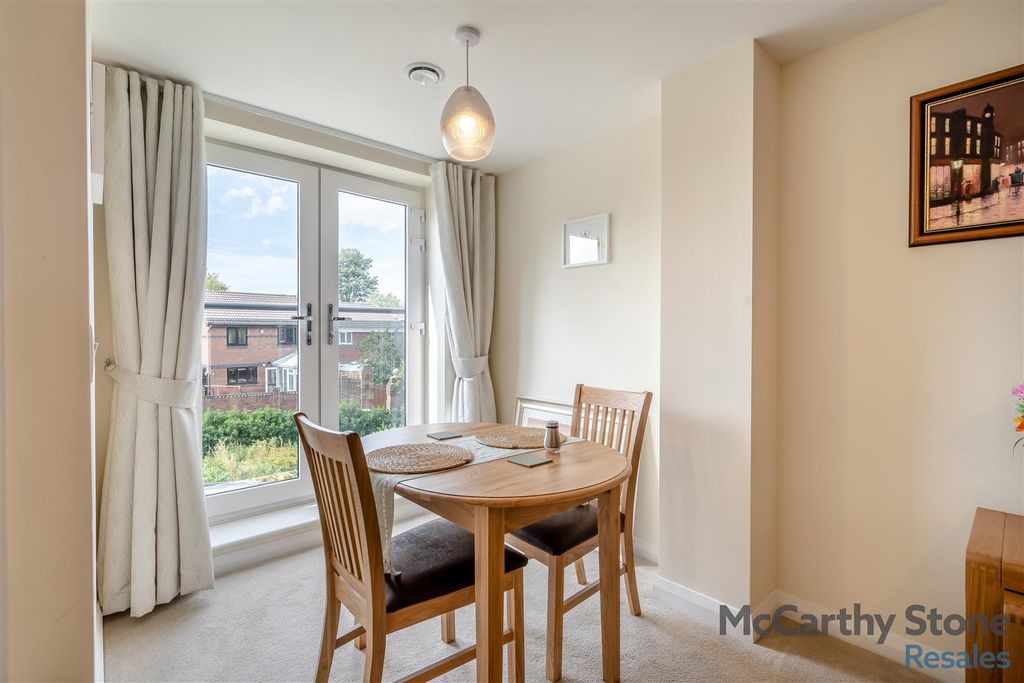 1 bed flat for saleBurlington Gardens, Leyland PR25