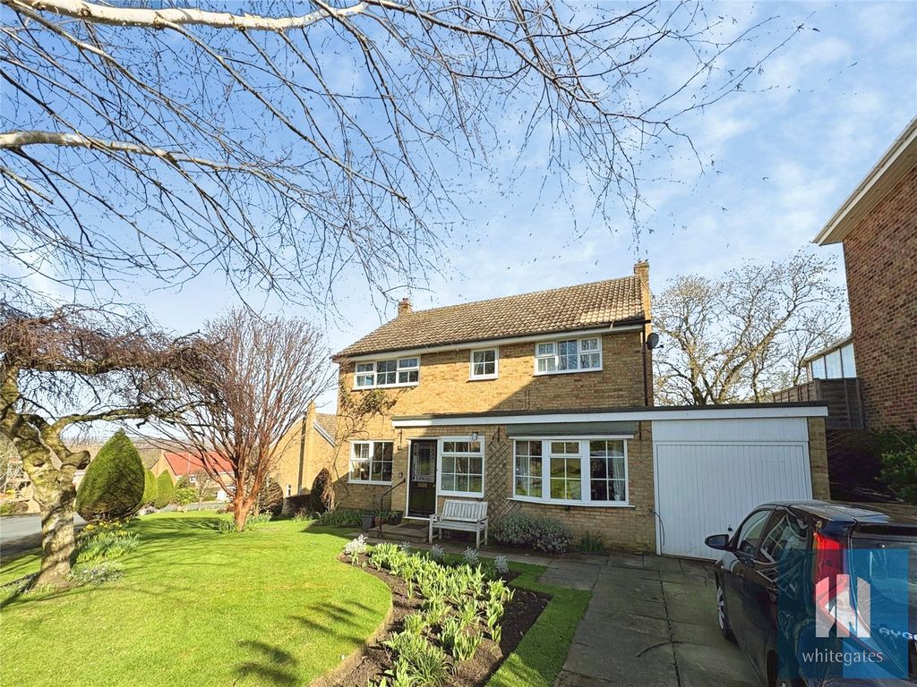 4 bed detached house for saleCheviot Way, Mirfield WF14
