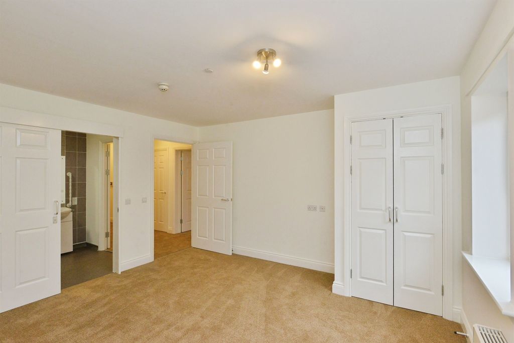 Additional image 2 of 2 bed flat for saleWestbury Lane, Newport Pagnell MK16