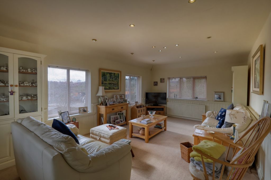 Additional image 2 of 4 bed semi-detached house for saleSummerleys Road, Princes Risborough, Buckinghamshire HP27