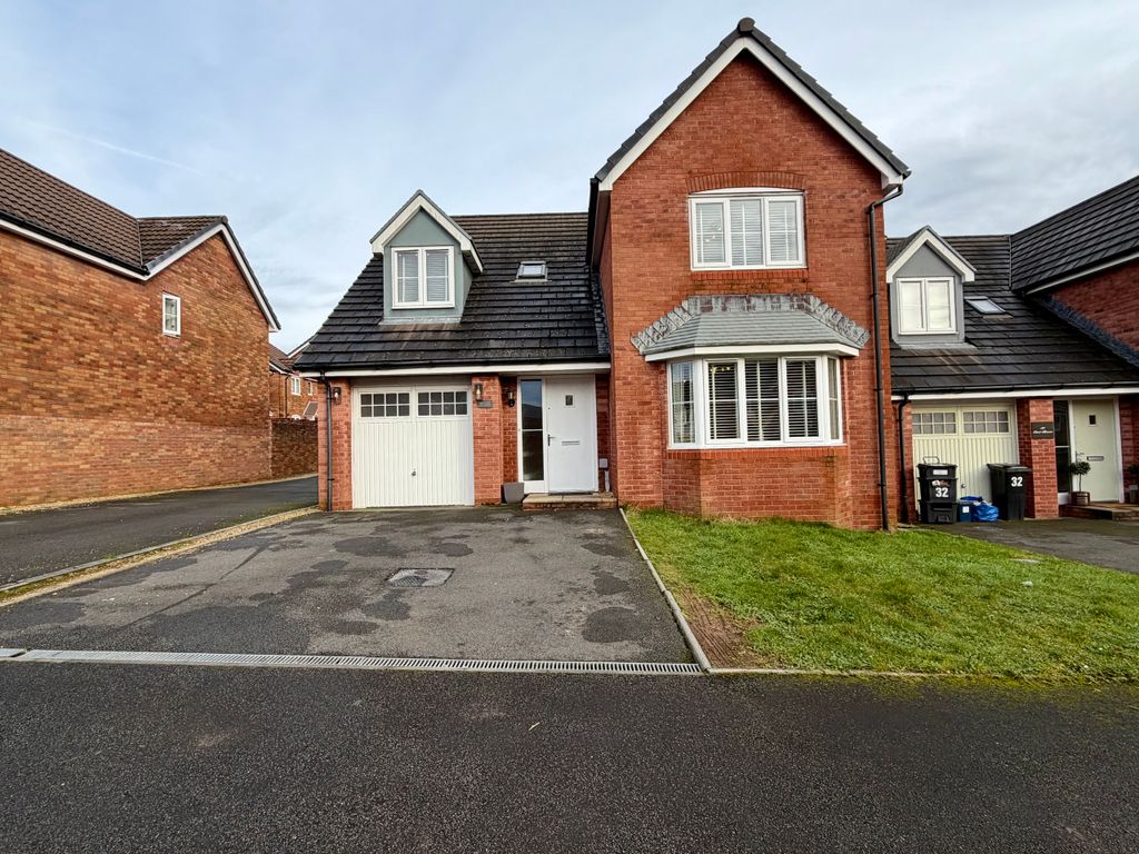 Detached house for saleCwrt Bevan, Merthyr Tydfil CF47
