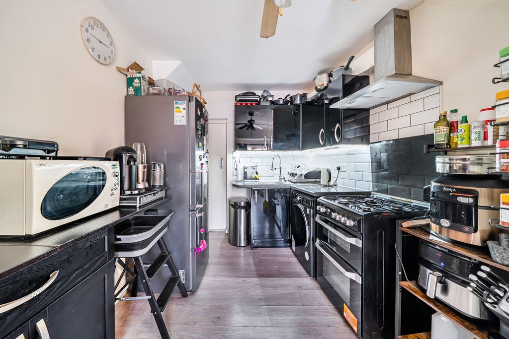 Additional image 19 of 4 bed semi-detached house for saleKingshill Avenue, Northolt UB5