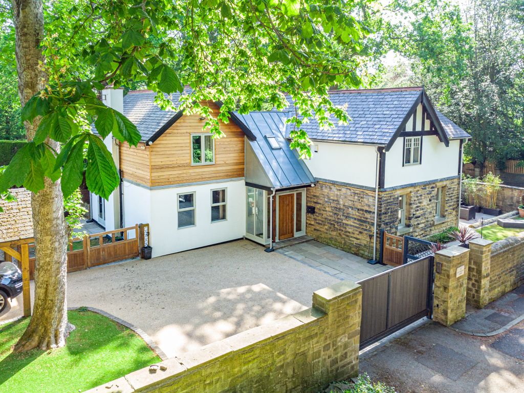 4 bed detached house for saleWetherby Road, Leeds LS8