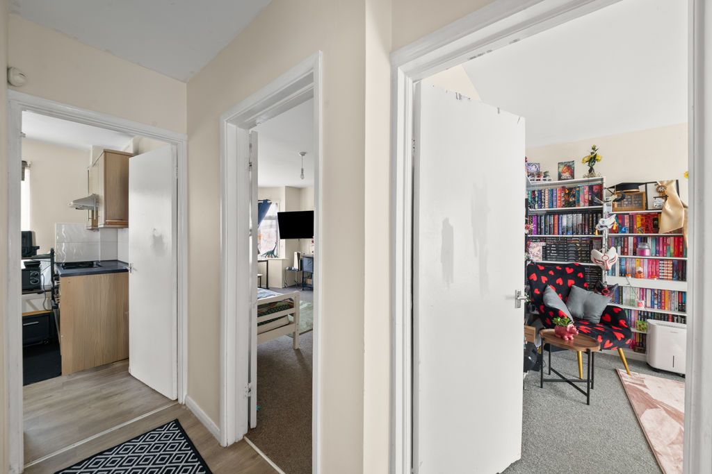 Additional image 9 of 2 bed maisonette for salePetworth Close, Northolt UB5