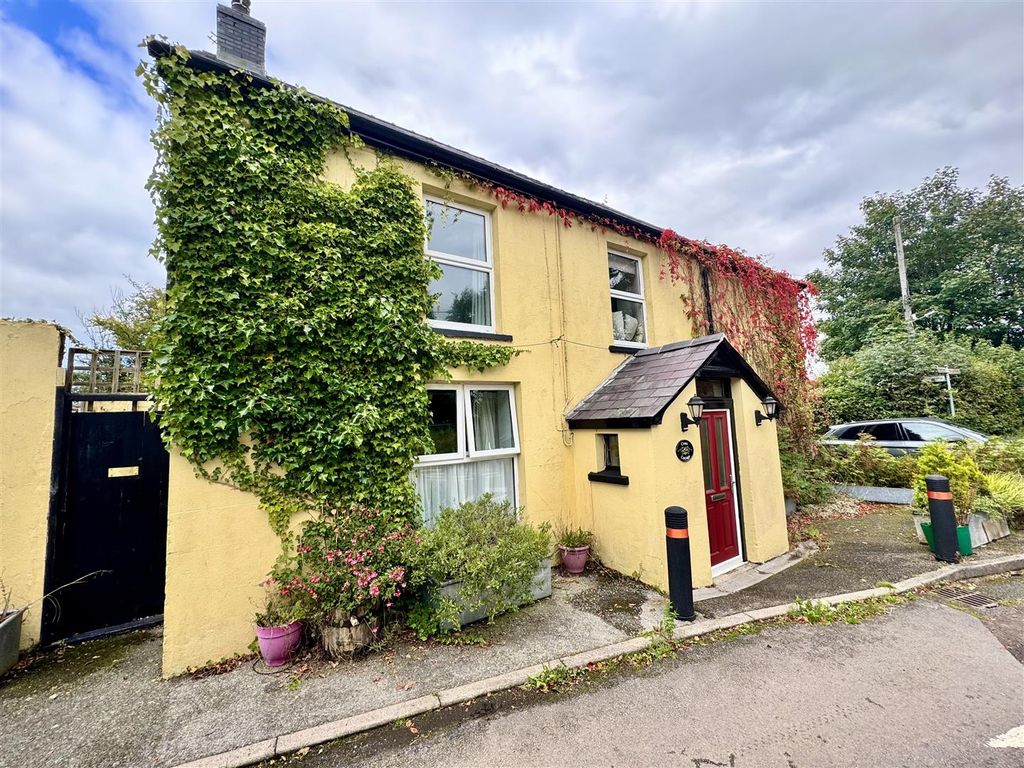 5 bed property for saleLlanddeusant, Llangadog SA19