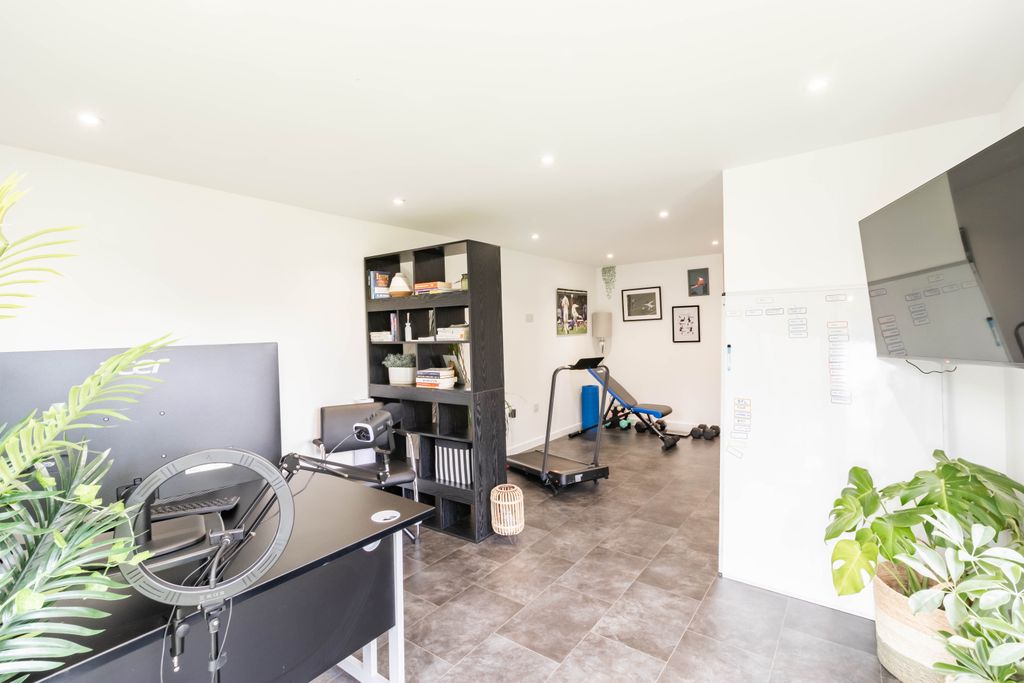 Additional image 18 of 3 bed bungalow for saleRenny Crescent, Montrose DD10