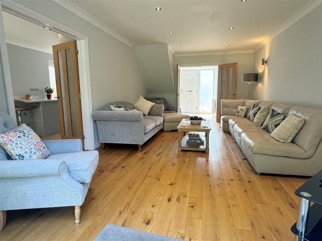 Additional image 10 of 4 bed detached house for saleBledlow Close, Newbury RG14