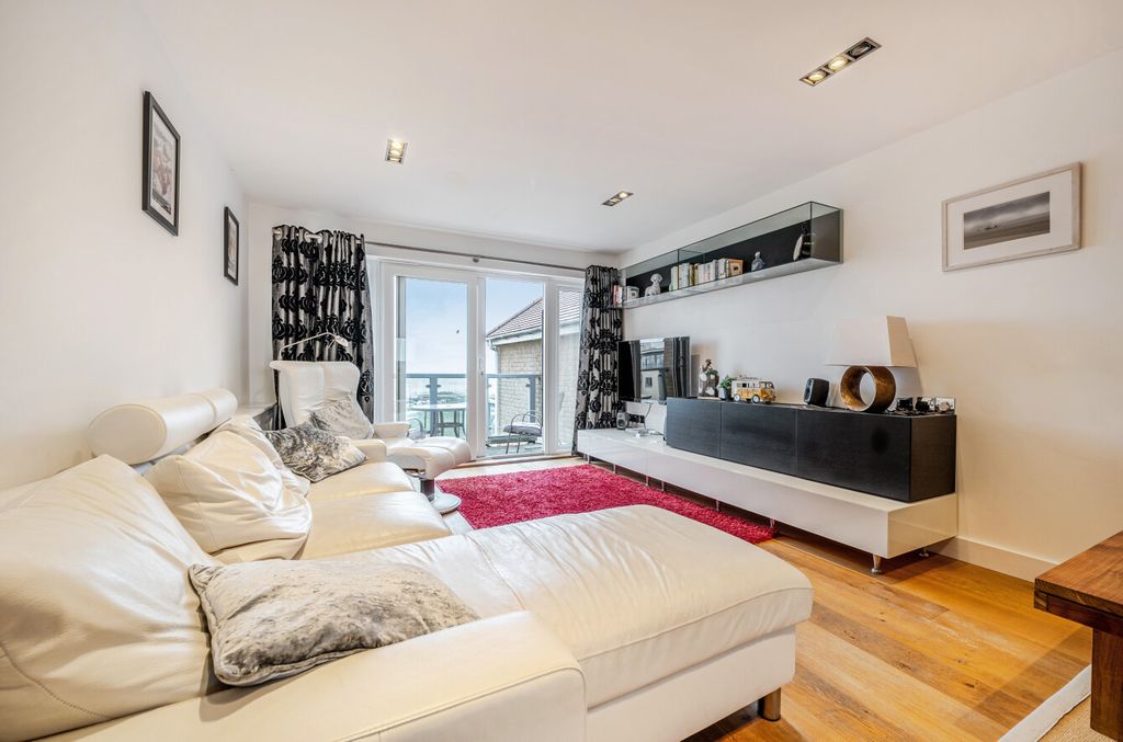 Additional image 8 of 2 bed flat for saleHeadland Road, Newquay, Cornwall TR7