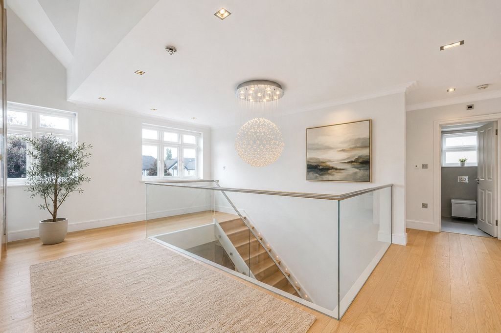 Additional image 12 of 7 bed detached house for saleManor Road, Potters Bar, Hertfordshire EN6