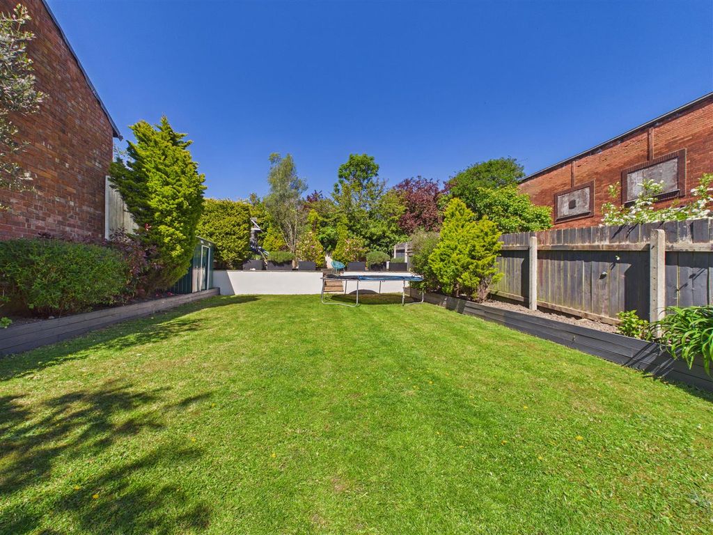 Additional image 18 of 5 bed semi-detached house for saleHigh Street, North Ferriby HU14