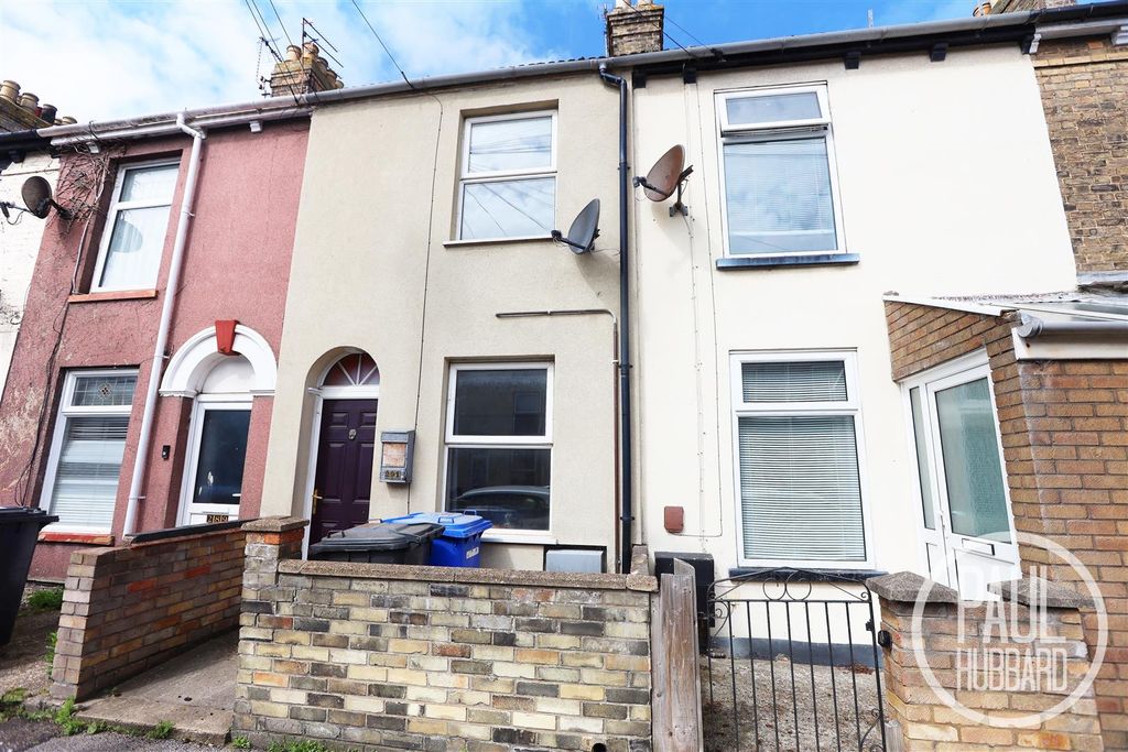 2 bed terraced house for saleRaglan Street, Lowestoft NR32