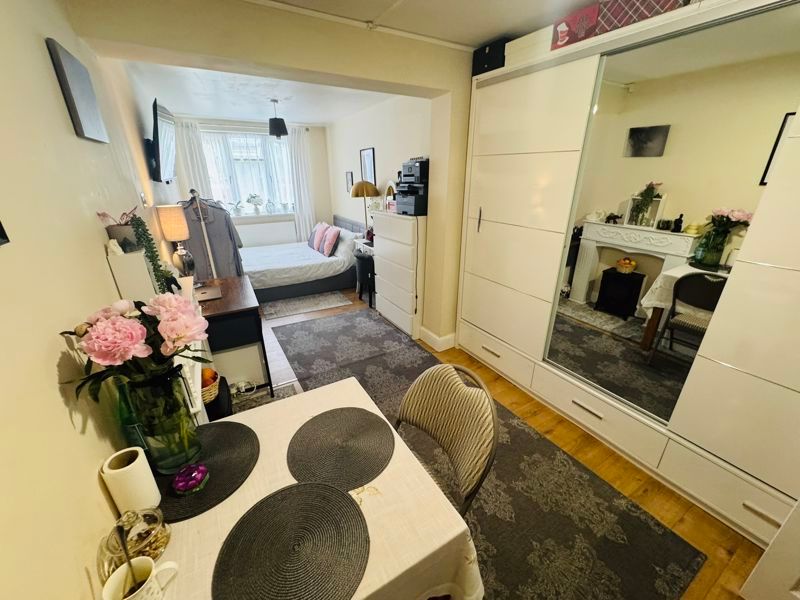 Additional image 11 of 8 bed property for saleSandringham Road, Northolt UB5