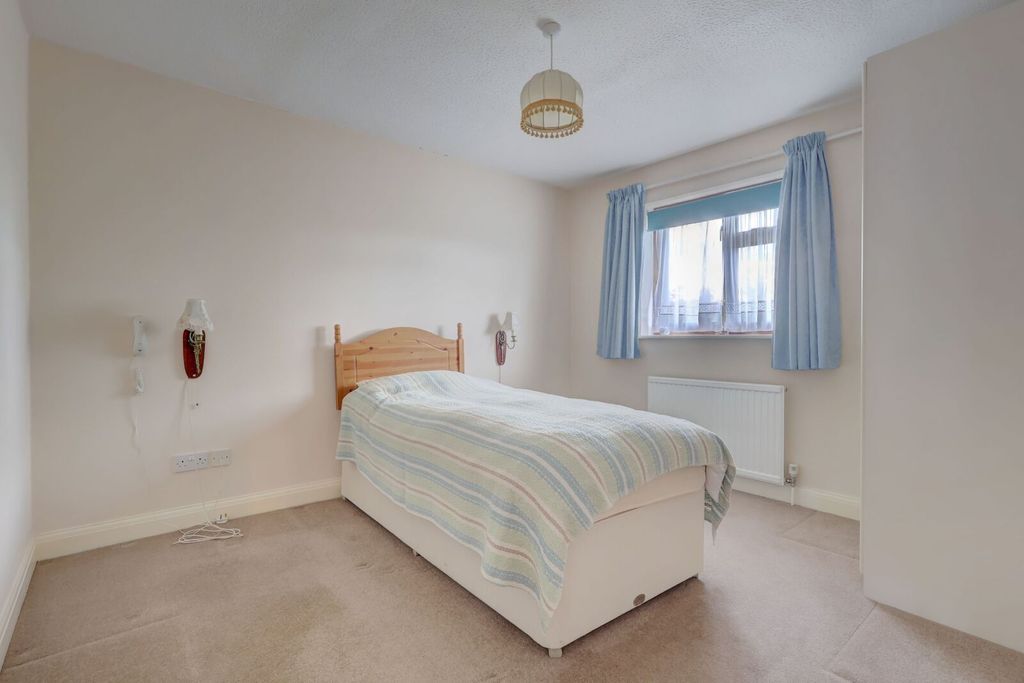 Additional image 5 of 4 bed end terrace house for saleJasmine Crescent, Princes Risborough, Buckinghamshire HP27