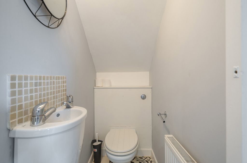 Additional image 6 of 1 bed flat for saleLower Market Street, Looe, Cornwall PL13