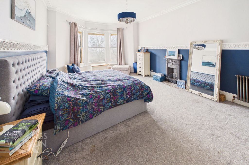 Additional image 15 of 6 bed detached house for saleKirkley Cliff Road, Lowestoft NR33