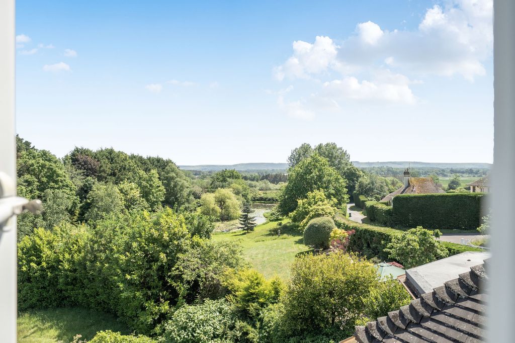 2 bed flat for saleMare Hill Road, Pulborough RH20