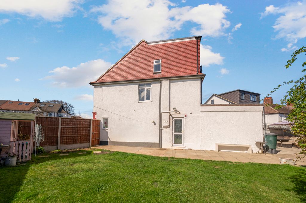 Additional image 15 of 4 bed semi-detached house for saleMonkleigh Road, Morden SM4