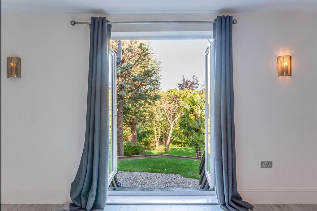 Additional image 12 of 2 bed flat for saleBeacon Hill, Maldon CM9