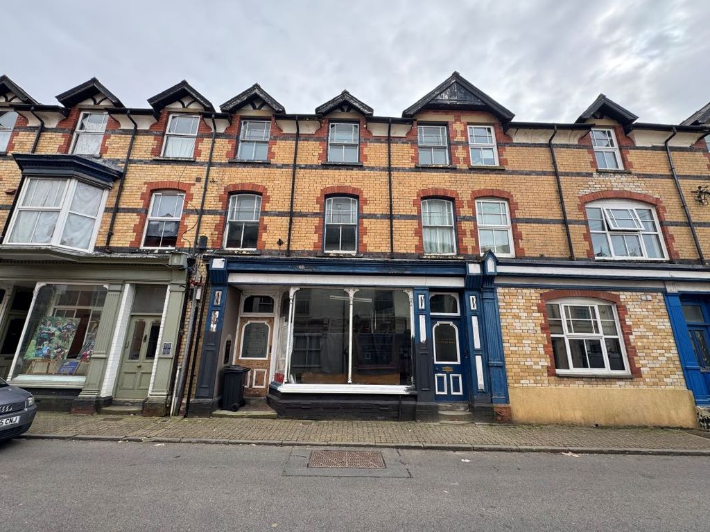 6 bed terraced house for saleThe Old Post Office, Irfon Crescent, Llanwrtyd Wells, Powys LD5