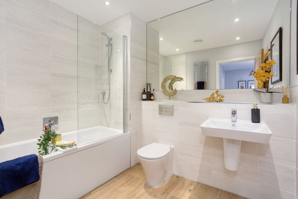Additional image 11 of 6 bed detached house for sale"The Oak" at Watermill Way, Northampton NN4