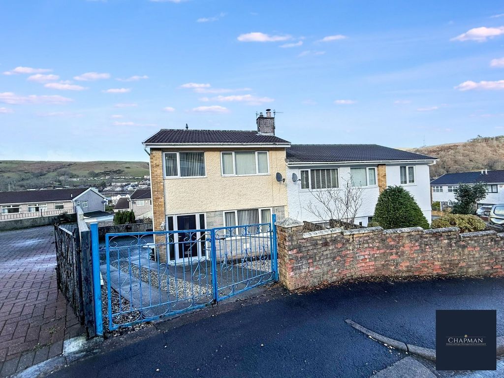 3 bed semi-detached house for saleCaemawr Gardens, Porth CF39