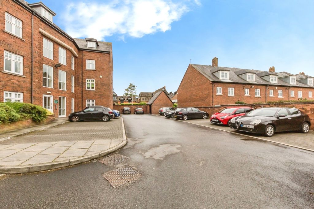 Additional image 16 of 2 bed flat for saleEastgate, Macclesfield, Cheshire SK10