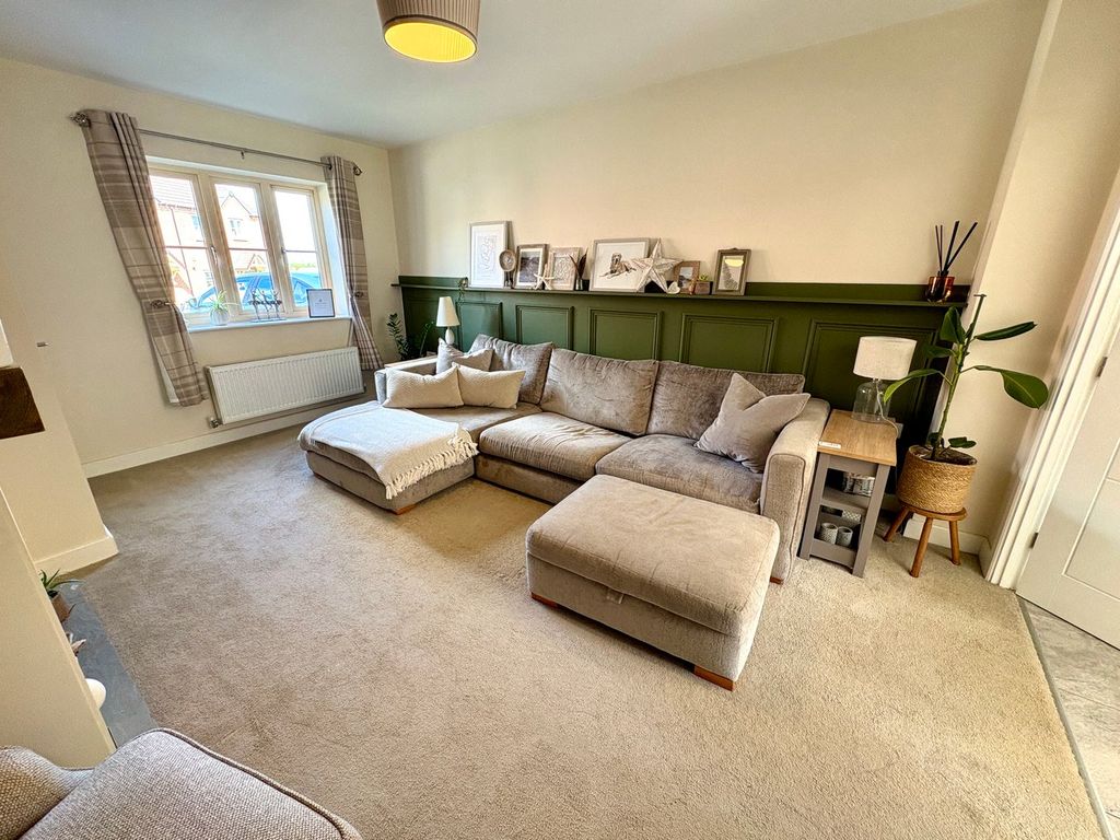 Additional image 7 of 3 bed semi-detached house for saleDale Close, Lutterworth LE17