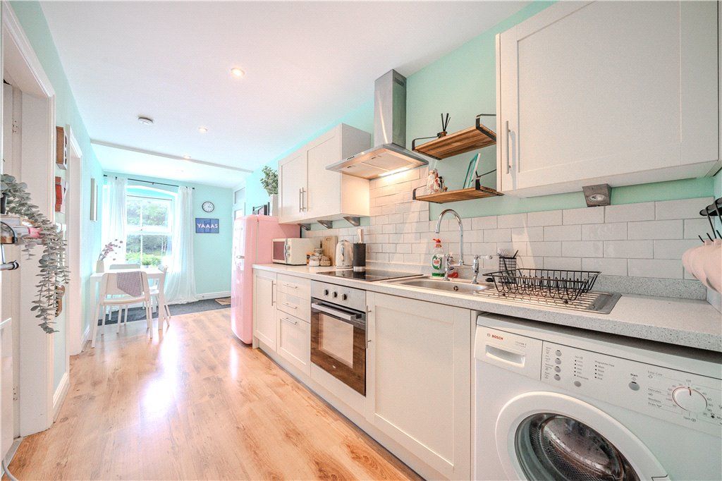 2 bed flat for saleOrchard Close, Summerbridge, Harrogate HG3 photo 2