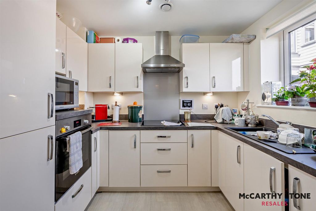 Additional image 5 of 2 bed flat for saleBurlington Gardens, Leyland PR25