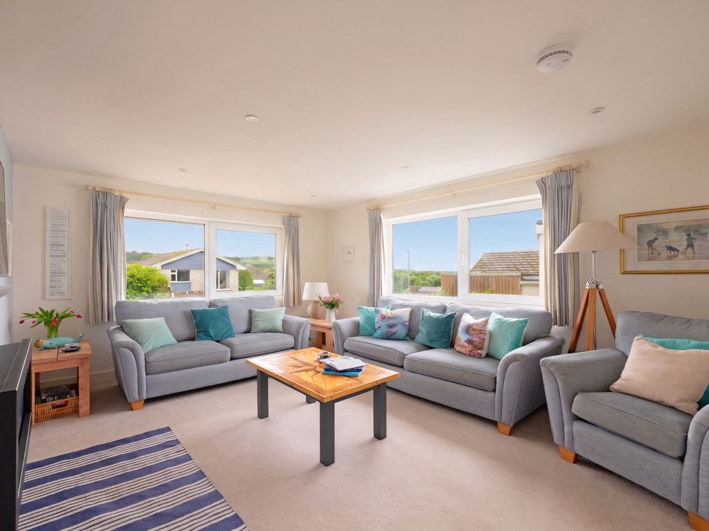 3 bed detached house for salePort Isaac PL29 photo 2