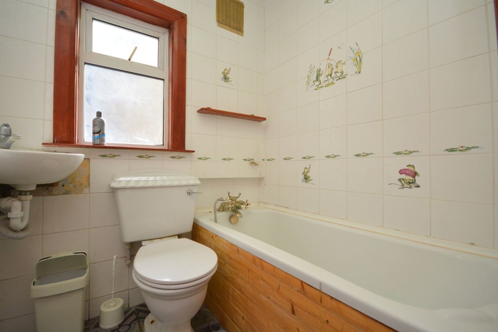 Additional image 10 of 6 bed terraced house for saleSweyn Road, Margate, Kent CT9