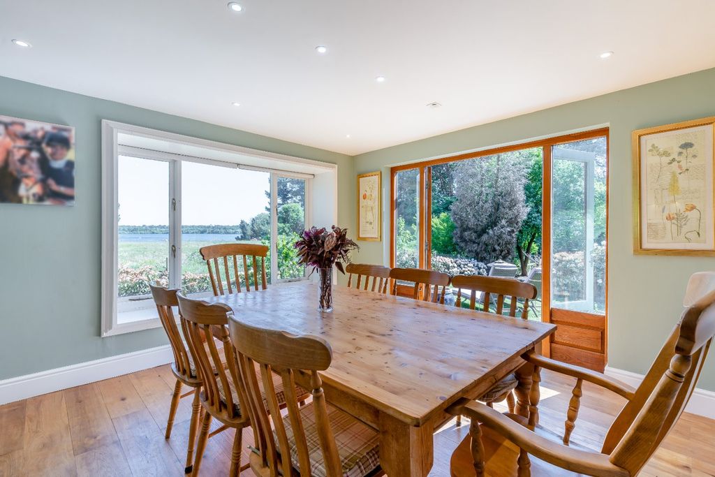4 bed detached house for saleChester Road, Oakmere, Cheshire CW8 photo 5