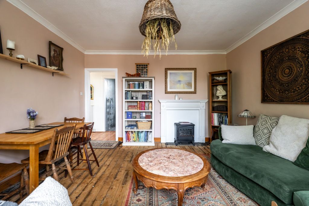 Additional image 3 of 2 bed flat for sale20 Eskview Crescent, Musselburgh EH21