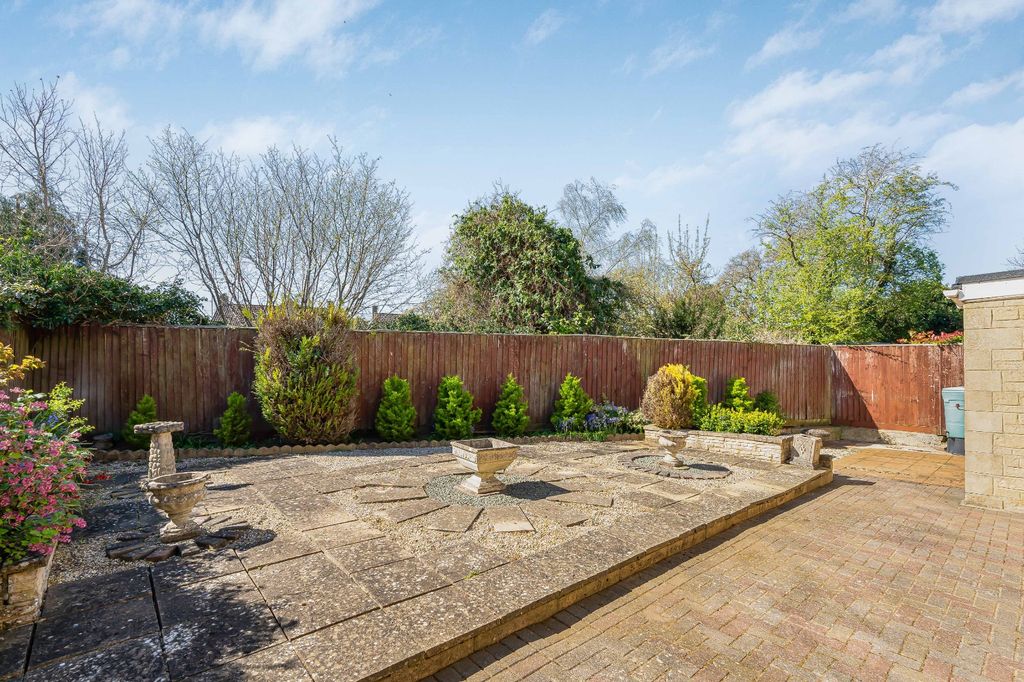 Additional image 2 of 3 bed bungalow for saleBriary Road, Lechlade, Gloucestershire GL7