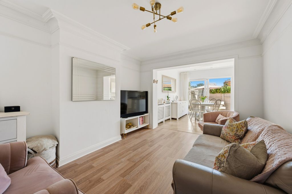 Additional image 22 of 4 bed semi-detached house for saleMonkleigh Road, Morden SM4