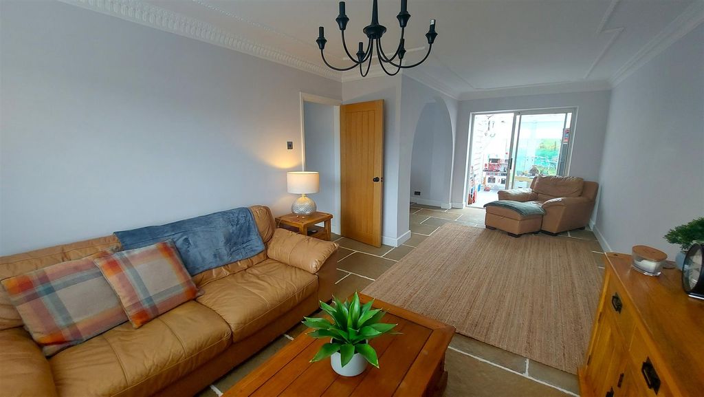 2 bed detached house for saleYstad Celyn, Maesteg CF34