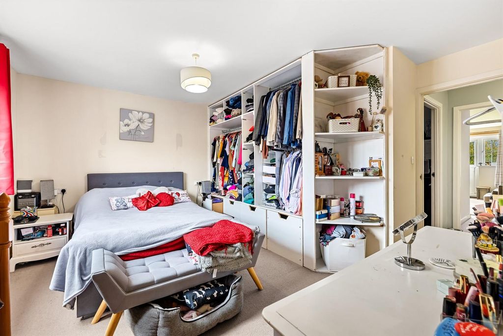 Additional image 9 of 2 bed flat for saleSpiro Close, Pulborough RH20