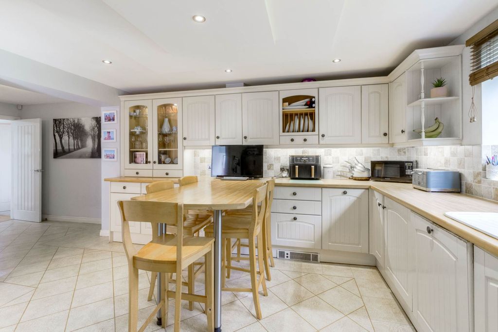 Additional image 6 of 4 bed detached house for salePennycress Way, Newport Pagnell MK16