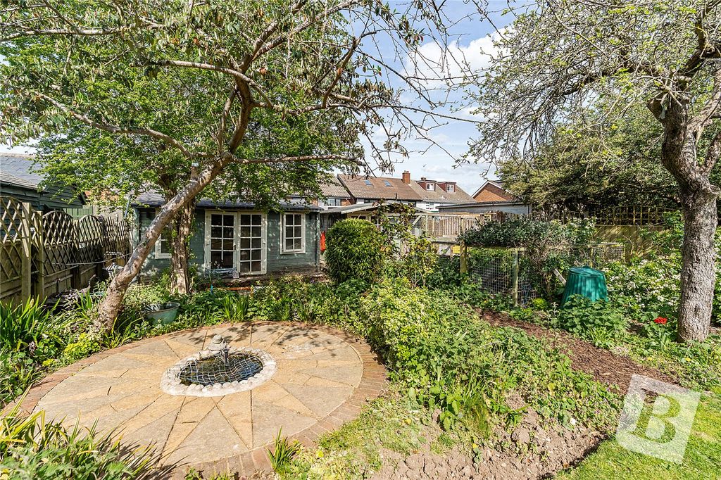 Additional image 21 of 5 bed semi-detached house for saleBrentwood Road, Ongar, Essex CM5