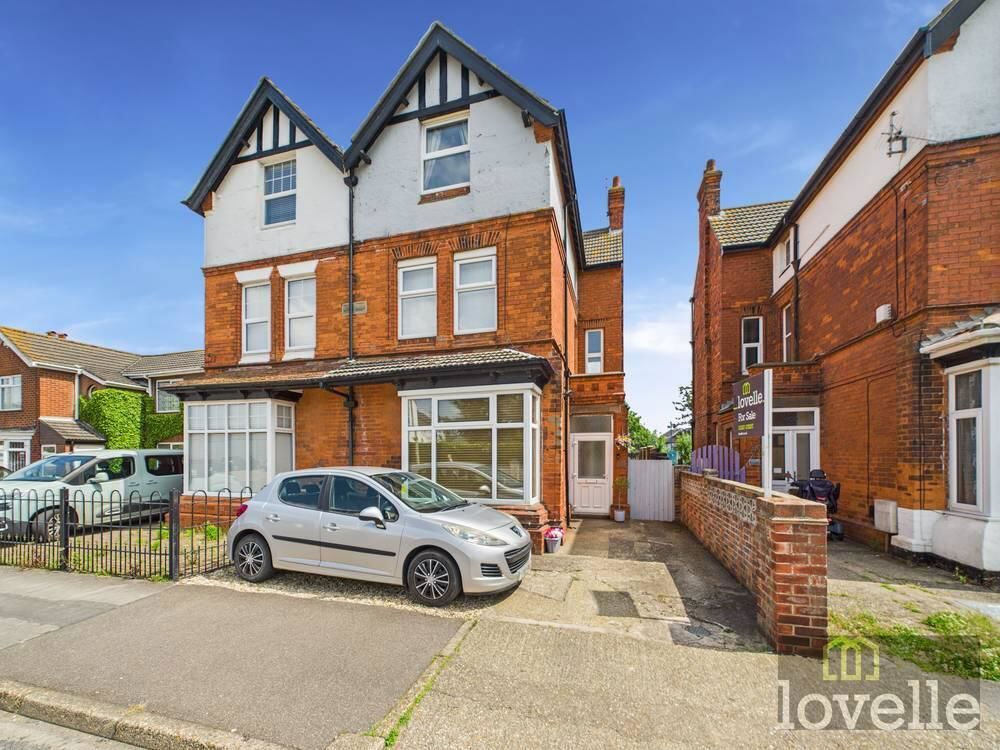 6 bed semi-detached house for saleVictoria Road, Mablethorpe LN12