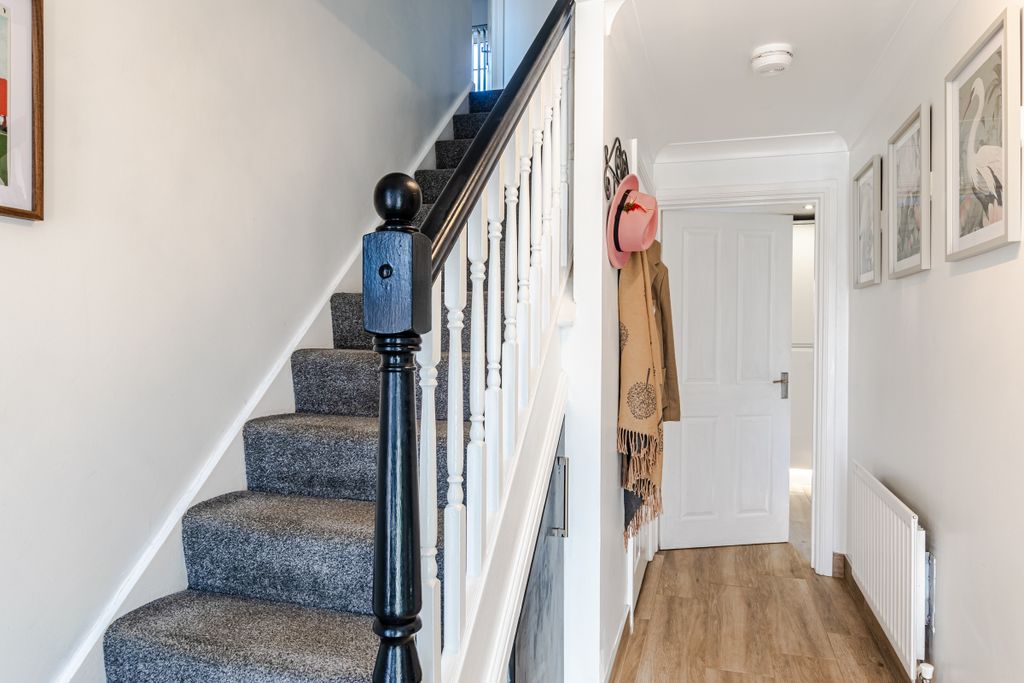 Additional image 18 of 5 bed detached house for saleTroon Close, Normanton, West Yorkshire WF6