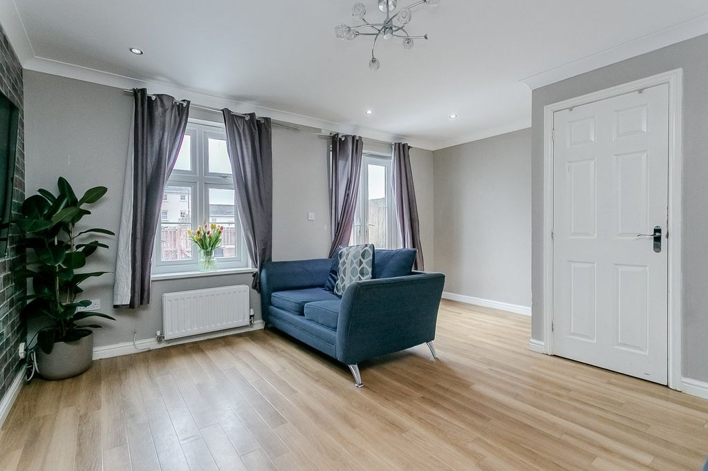 Additional image 3 of 3 bed terraced house for saleBurnbrae Pend, Bonnyrigg EH19