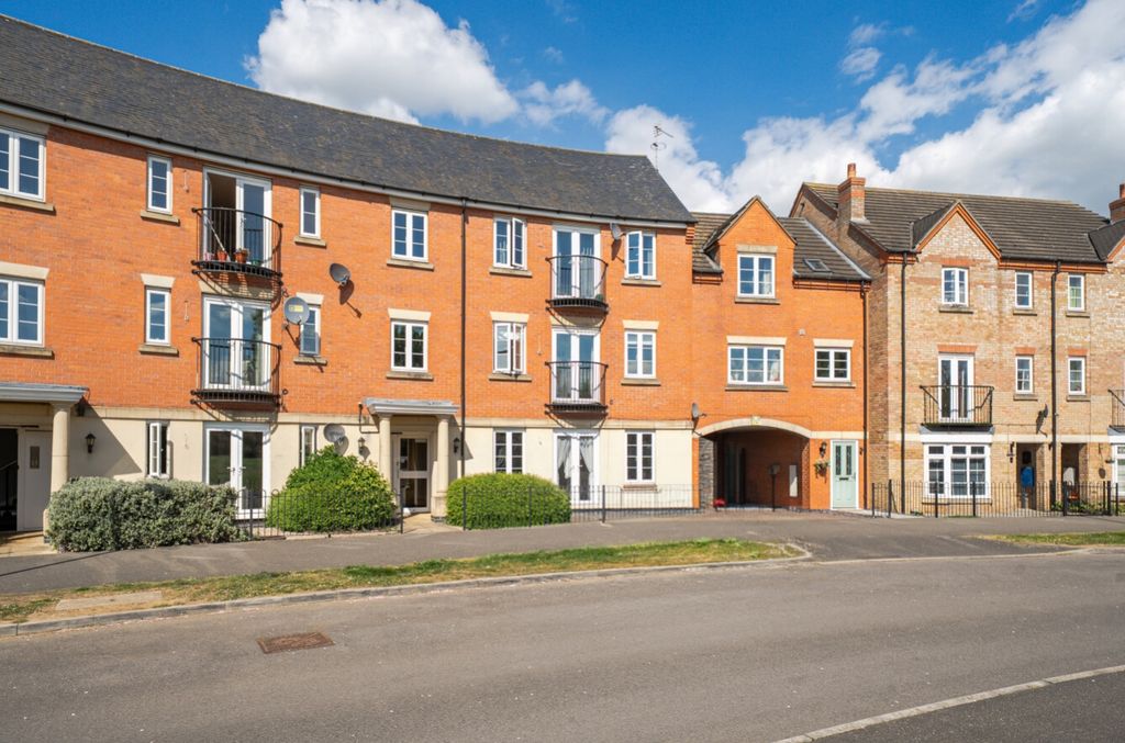 2 bed flat for saleVenables Way, Lincoln, Lincolnshire LN2