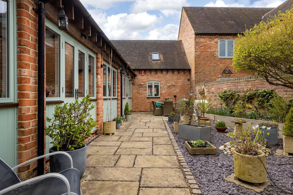 3 bed semi-detached house for salePaddle Brook Barns, Ditchford-On-Fosse, Moreton-In-Marsh, Gloucestershire GL56