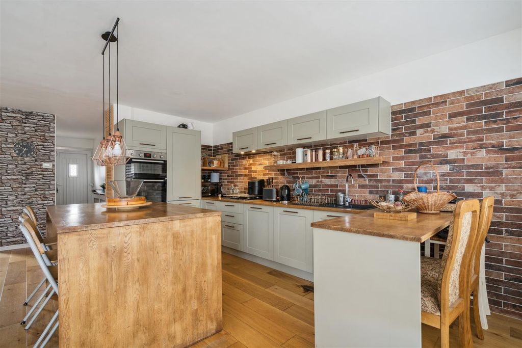 4 bed bungalow for saleDinglederry, Olney MK46