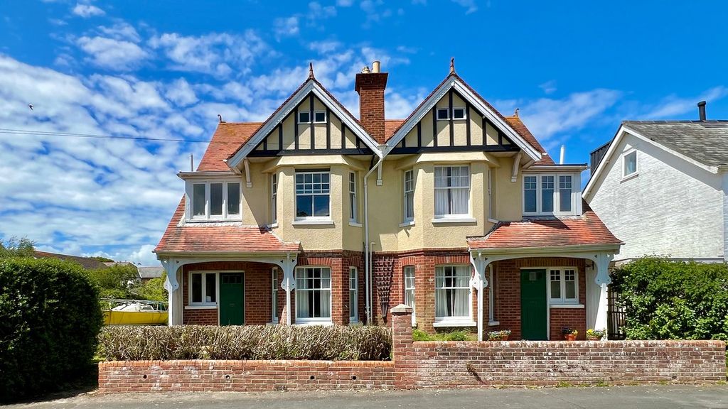 10 bed detached house for saleStanley Road, Lymington SO41