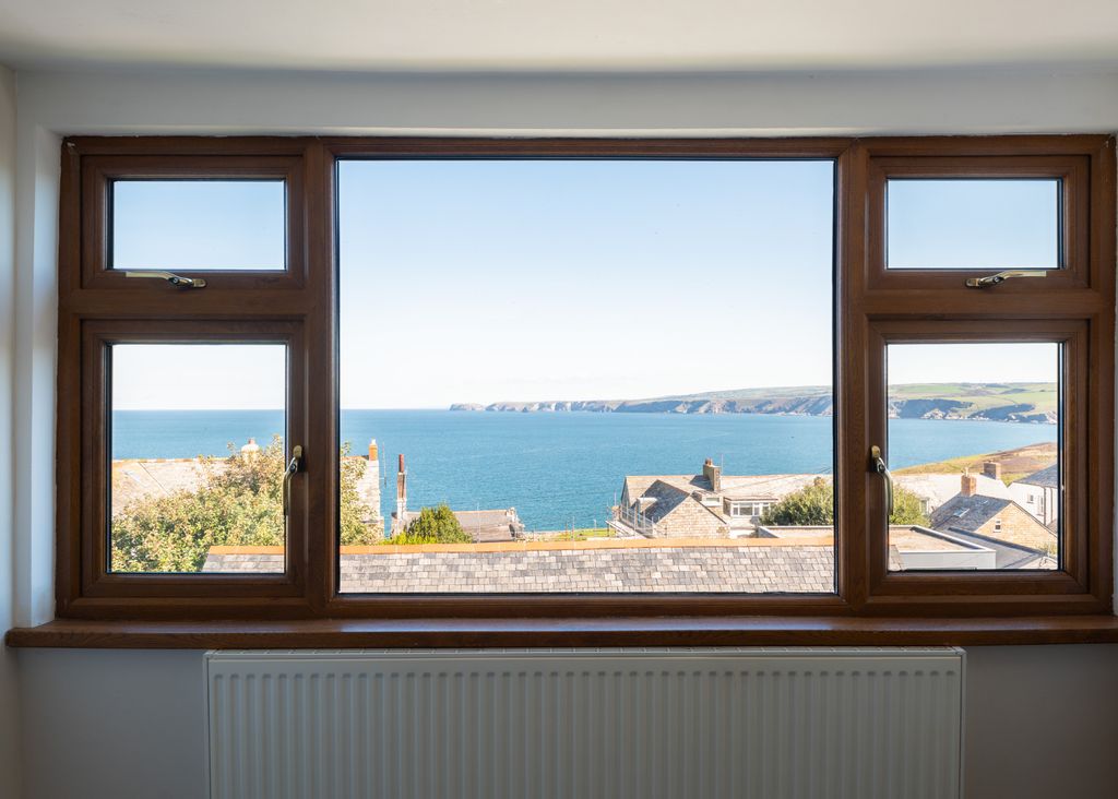 4 bed detached house for saleTintagel Terrace PL29